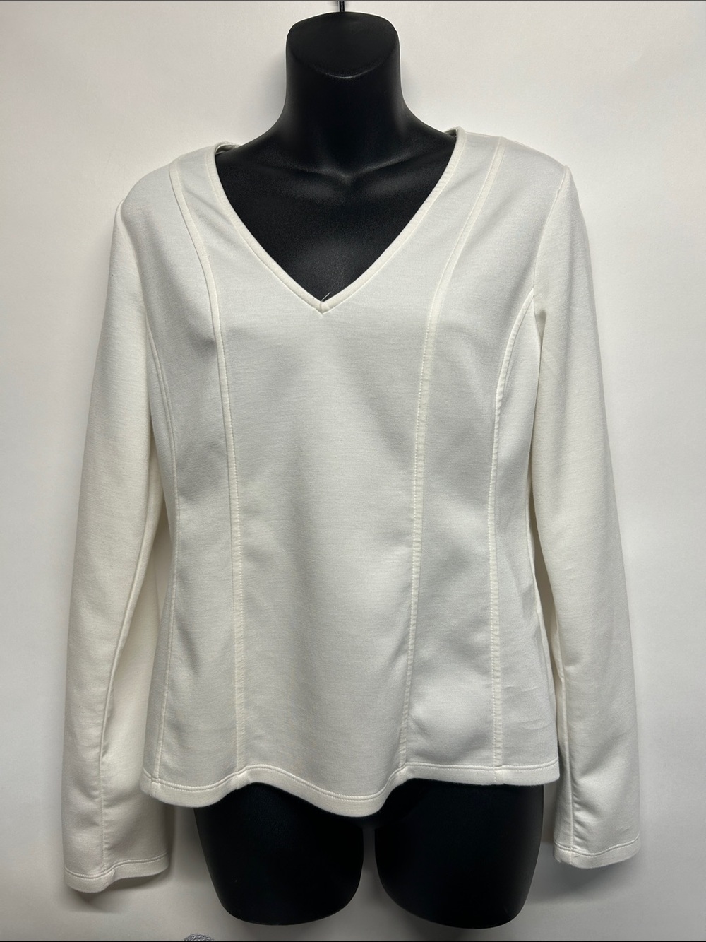 Banana Republic Cream V-Neck Long Sleeve Top medium